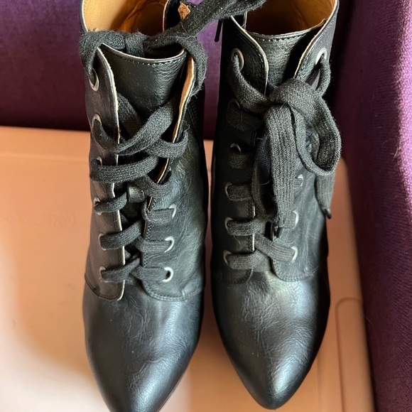 Black Wedge booties size 7 - Picture 3 of 3